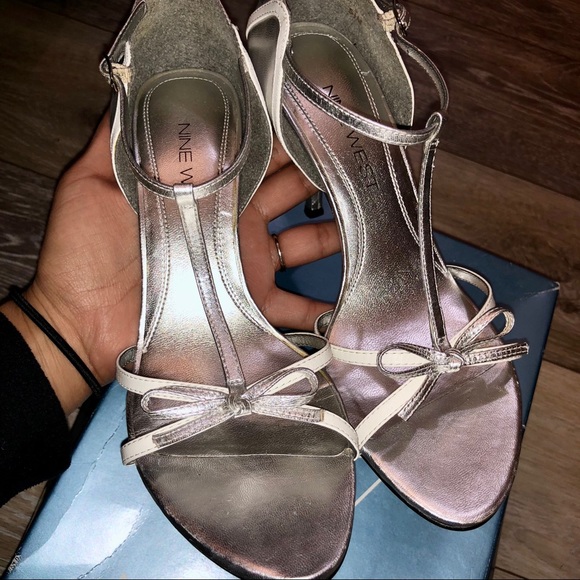 Coquette Bow Nine West Strappy Evening Heels - Picture 5 of 12